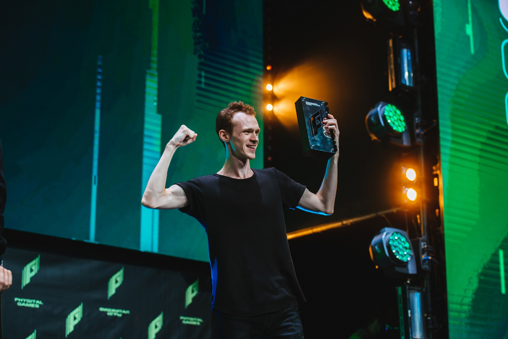 Роман Конев стал чемпионом Фиджитал Игр в дисциплине Beat Saber