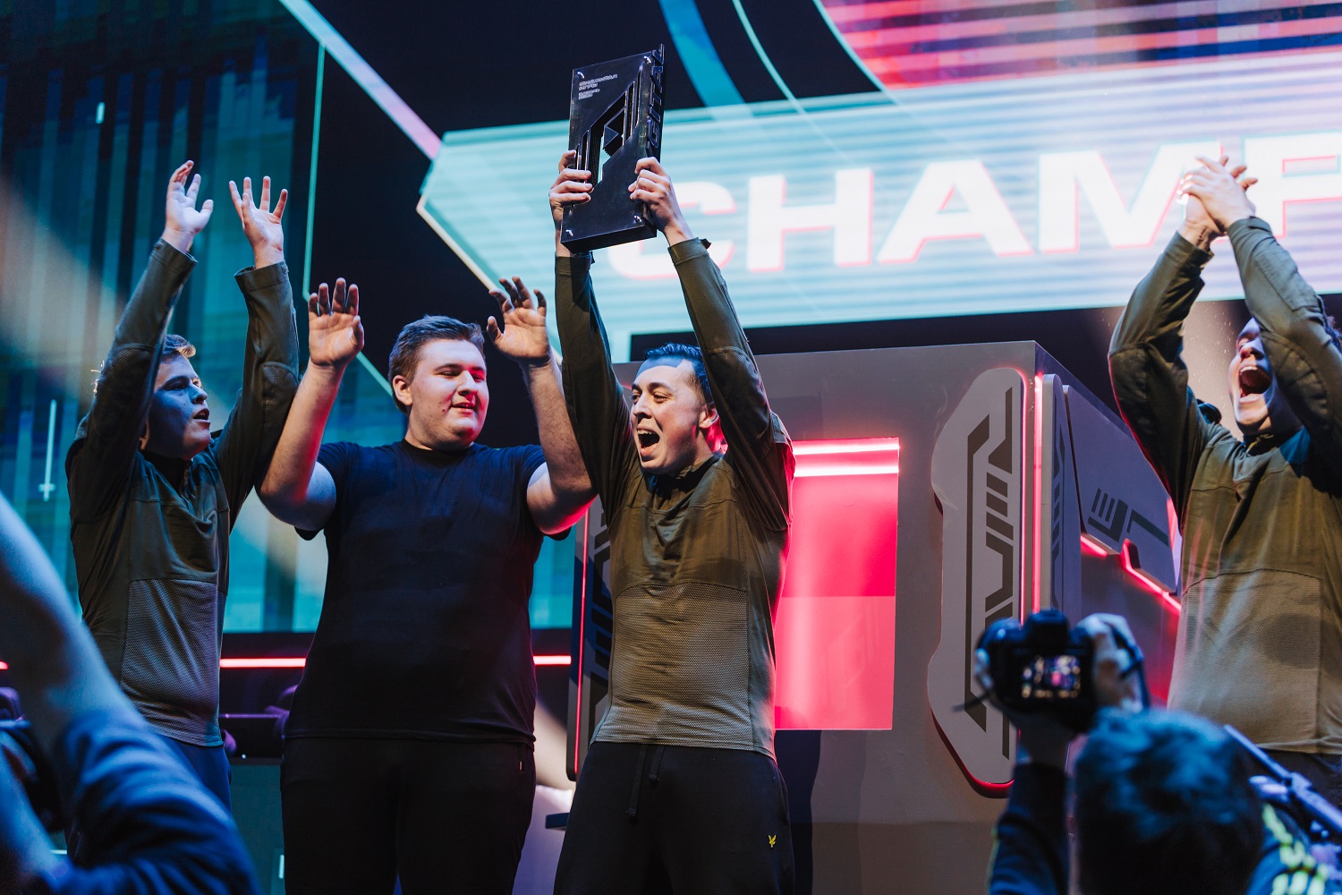Команда Awinaw стала победителем «Фиджитал Игр 6» в тактических боях Warface+лазертаг